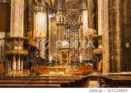 イタリア ミラノ大聖堂 イタリア ミラノ大聖堂 107129905