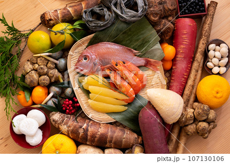 正月食材のイメージ(俯瞰) 107130106