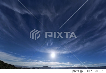 初秋の爽やかな朝空・超広角・空主体・230914am 107130353