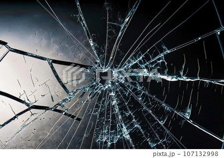 蜘蛛の巣状に割れたガラス AI生成画像 蜘蛛の巣状に割れたガラス AI生成画像 107132998