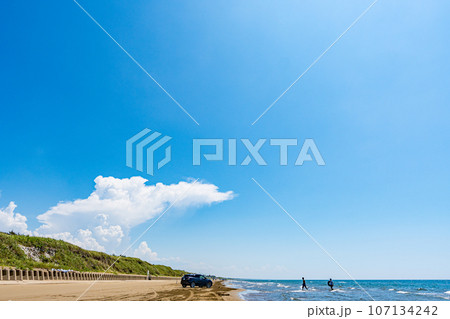 石川県 羽咋市 千里浜なぎさドライブウェイ ドライブ 海岸 自然 夏 海 空 観光 日本海 北陸 石川県 羽咋市 千里浜なぎさドライブウェイ ドライブ 海岸 自然 夏 海 空 観光 日本海 北陸 107134242
