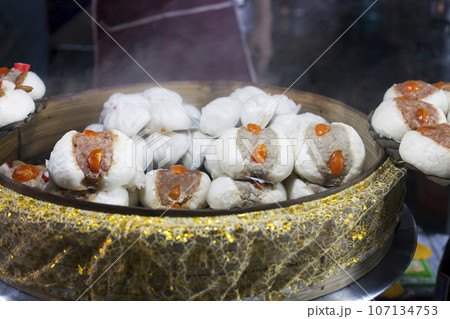 Thai white steamed buns salapao 107134753