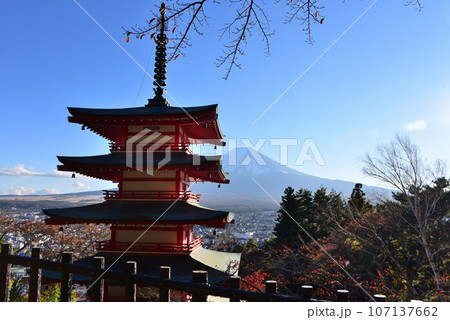 五重塔と富士山 五重塔と富士山 107137662
