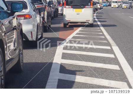ゼブラゾーン　導流帯　右折レーン 107139319