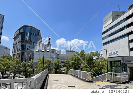 横浜駅 東口 歩道橋からの景色 横浜駅 東口 歩道橋からの景色 107140122