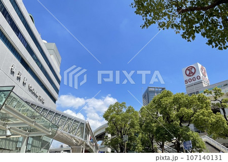横浜駅 東口の景色 107140131