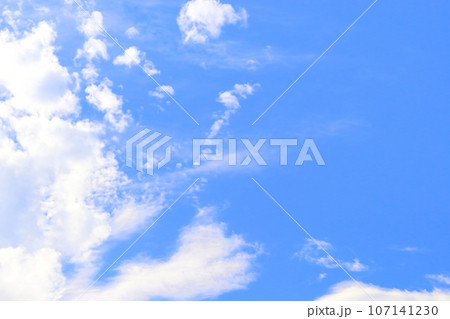 青空と雲　背景・テクスチャ 107141230