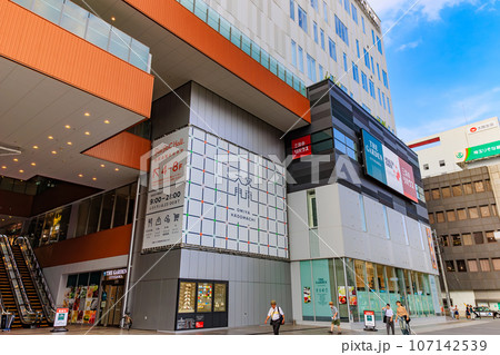 埼玉県　さいたま市　JR大宮駅東口　大宮門街 107142539