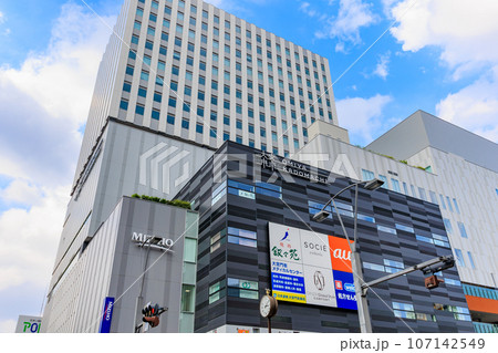 埼玉県　さいたま市　JR大宮駅東口　大宮門街 107142549