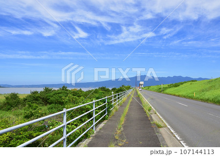 長崎県諫早湾干拓堤防道路の風景(2022年9月) 長崎県諫早湾干拓堤防道路の風景(2022年9月) 107144113