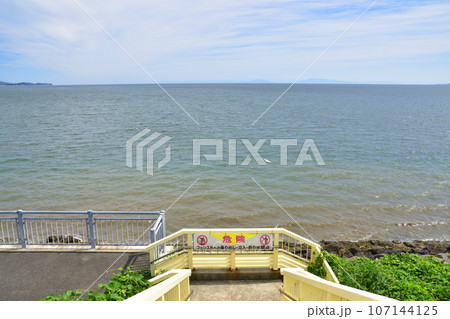 長崎県諫早湾干拓堤防道路の風景(2022年9月) 107144125