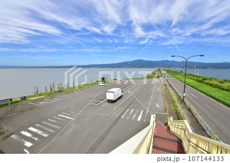長崎県諫早湾干拓堤防道路の風景(2022年9月) 長崎県諫早湾干拓堤防道路の風景(2022年9月) 107144133