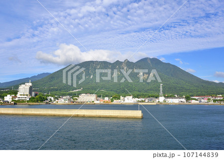 早朝の熊本港から島原港へ向かうフェリーからの風景(2022年9月) 107144839