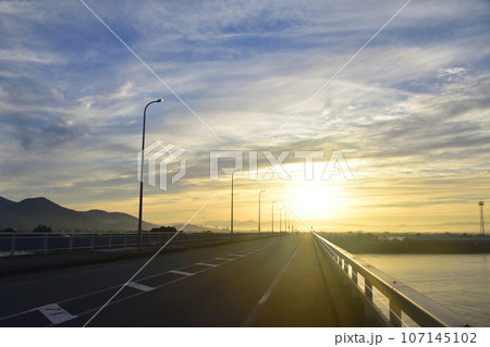 早朝の熊本港の風景(2022年9月) 早朝の熊本港の風景(2022年9月) 107145102