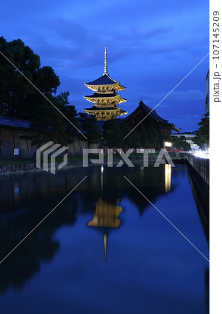 京都 東寺のブルーアワー 京都 東寺のブルーアワー 107145209