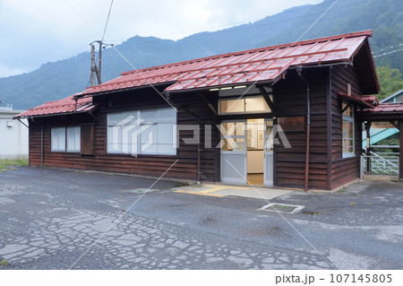 JR東海の最北端駅 高山本線 杉原駅の駅舎 JR東海の最北端駅 高山本線 杉原駅の駅舎 107145805