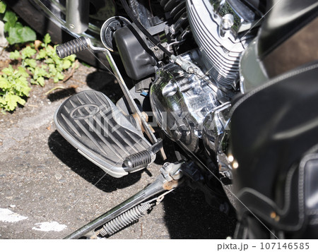 アメリカンバイクのフットボード 107146585