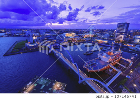 名古屋市、名古屋港水族館の夜景 名古屋市、名古屋港水族館の夜景 107146741