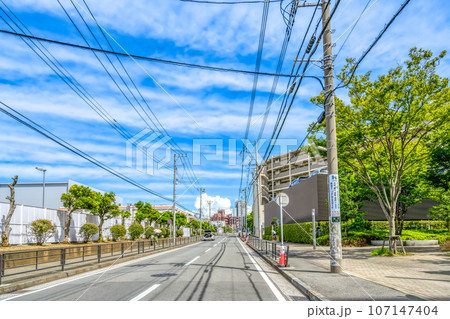 川崎市の都市風景　鈴木町駅 107147404