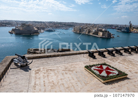 Malta, Valletta, View of the Three Cities from the Upper Barrakka Gardens, Fort Rinella. Malta, Valletta, View of the Three Cities from the Upper Barrakka Gardens, Fort Rinella. 107147970