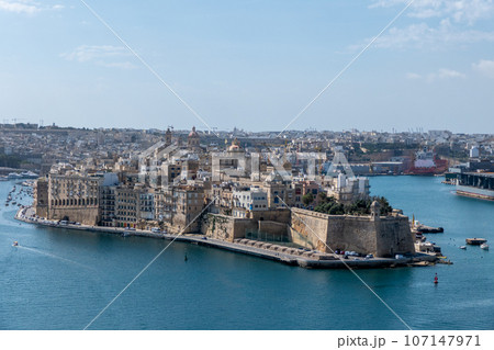 Malta, Valletta, View of Grand Harbour, Senglea from Upper Barrakka Gardens 107147971