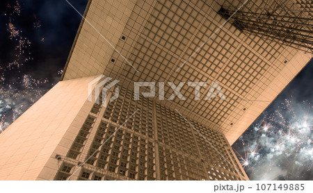 Celebratory fireworks over the La Grande Arche. La Defense, commercial and business center of Paris, France 107149885