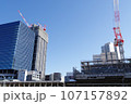 東京都中野区　中野駅前　中野駅付近の工事風景　大型クレーン 107157892