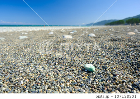 ヒスイ海岸の翡翠原石4 ヒスイ海岸の翡翠原石4 107158501