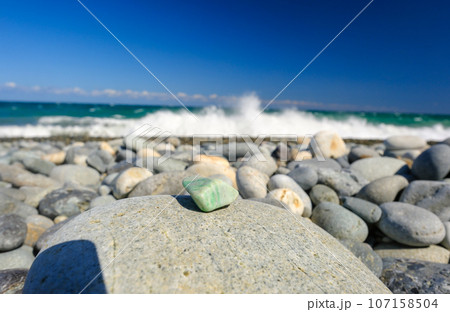 ヒスイ海岸の翡翠原石7 107158504