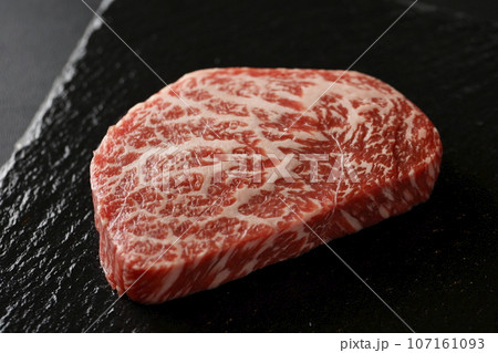 黒毛和牛のももステーキ 黒毛和牛のももステーキ 107161093