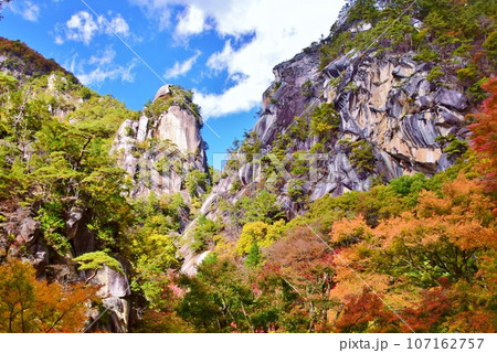 紅葉の御岳昇仙峡 秋景色 紅葉の御岳昇仙峡 秋景色 107162757
