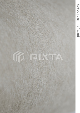 和紙による曲面イメージの背景素材（サンド・ベージュ） 107172325