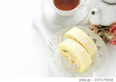 フルーツロールケーキ フルーツロールケーキ 107175038