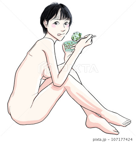 床に座りアイスクリームを食べる女の子30 107177424
