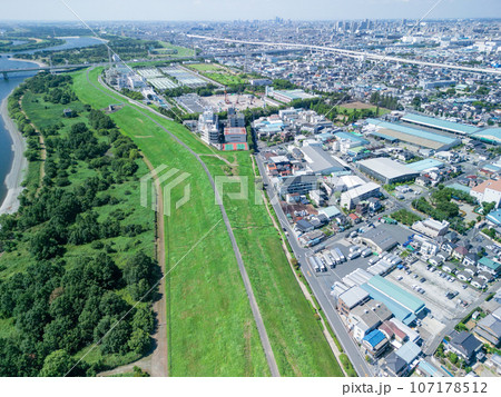 空撮「埼玉県」彩湖上空から戸田市街を撮影 空撮「埼玉県」彩湖上空から戸田市街を撮影 107178512