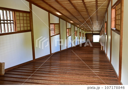 和歌山城にある御橋廊下の内部の様子 107178846