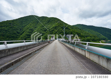 長野県伊那市 大町ダム天端 長野県伊那市 大町ダム天端 107180380