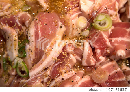 市場の 鮮魚 肉 青果 市場の 鮮魚 肉 青果 107181637