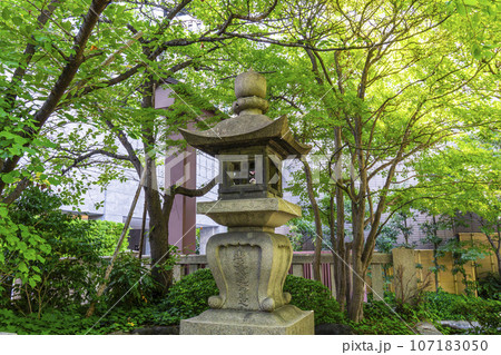 御霊神社 　石灯篭（大阪市中央区淡路町） 107183050