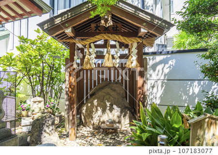 御霊神社　末社　大黒社 （大阪市中央区淡路町） 107183077