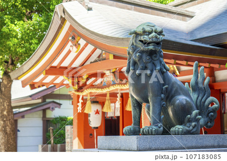 御霊神社 　東宮と青銅狛犬（大阪市中央区淡路町） 107183085