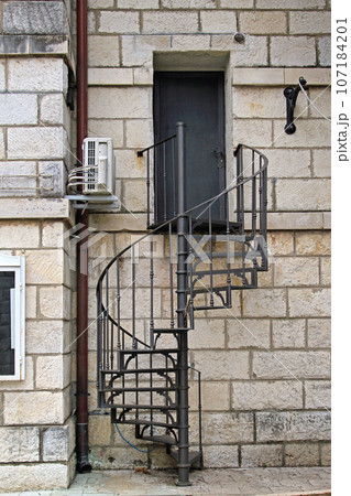 Metal Spiral Stairs 107184201