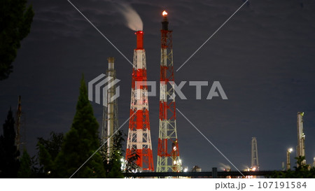 三重県四日市市の工場夜景 三重県四日市市の工場夜景 107191584