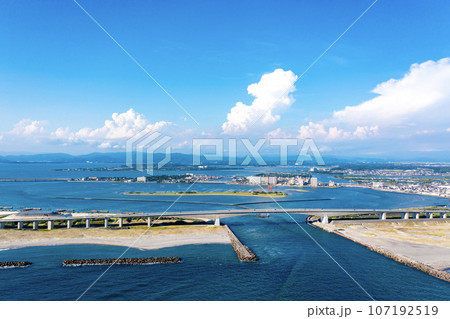 夏の浜名バイパスと浜名湖(静岡県) 夏の浜名バイパスと浜名湖(静岡県) 107192519