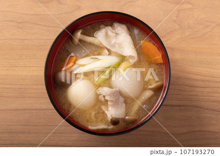 [宮城県]　宮城(仙台)芋煮　豚肉味噌味 107193270