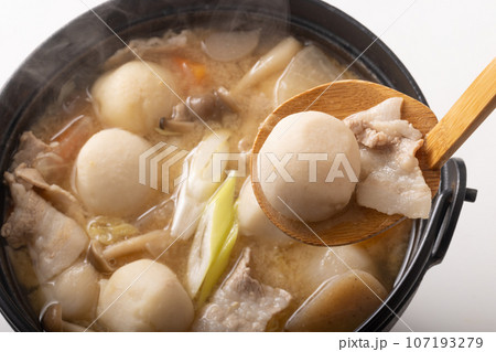 [宮城県]　宮城(仙台)芋煮　豚肉味噌味 107193279