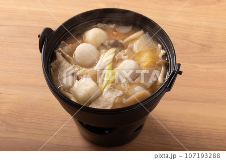 [宮城県]　宮城(仙台)芋煮　豚肉味噌味 107193288