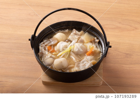 [宮城県]　宮城(仙台)芋煮　豚肉味噌味 107193289
