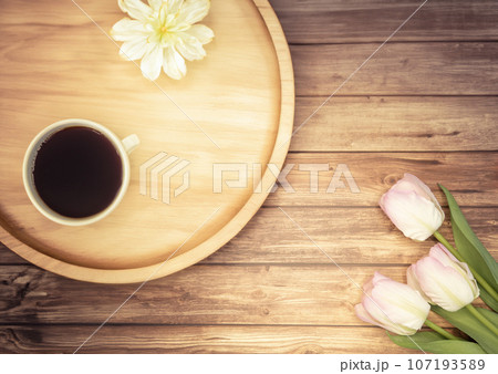 コーヒータイム　チューリップ 107193589