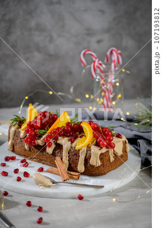 Christmas home made cinnamon cake Christmas home made cinnamon cake 107193812